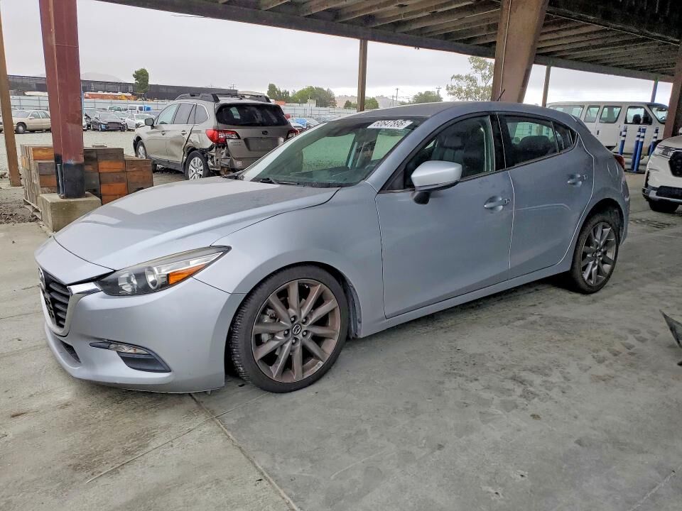 2018 MAZDA Mazda3