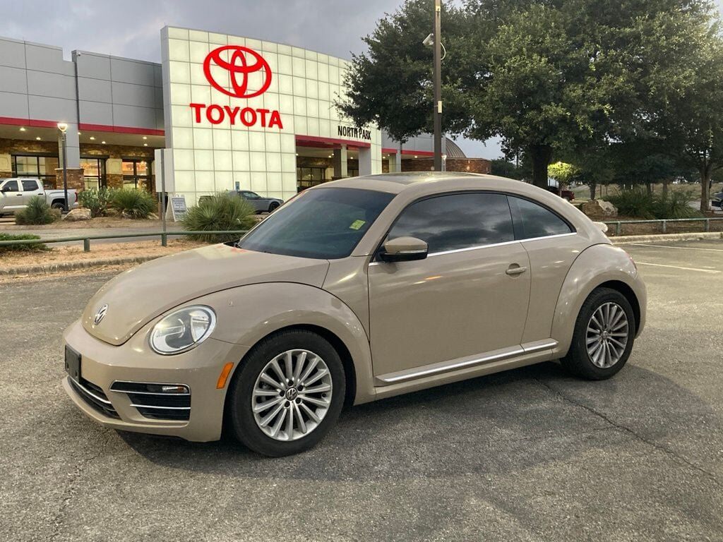 2019 VOLKSWAGEN Beetle