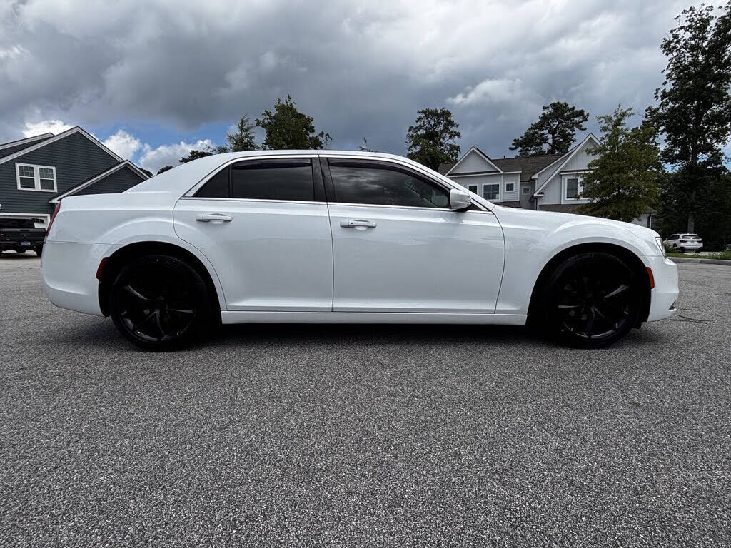 2016 CHRYSLER 300