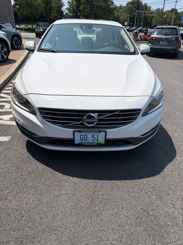 2015 VOLVO S60