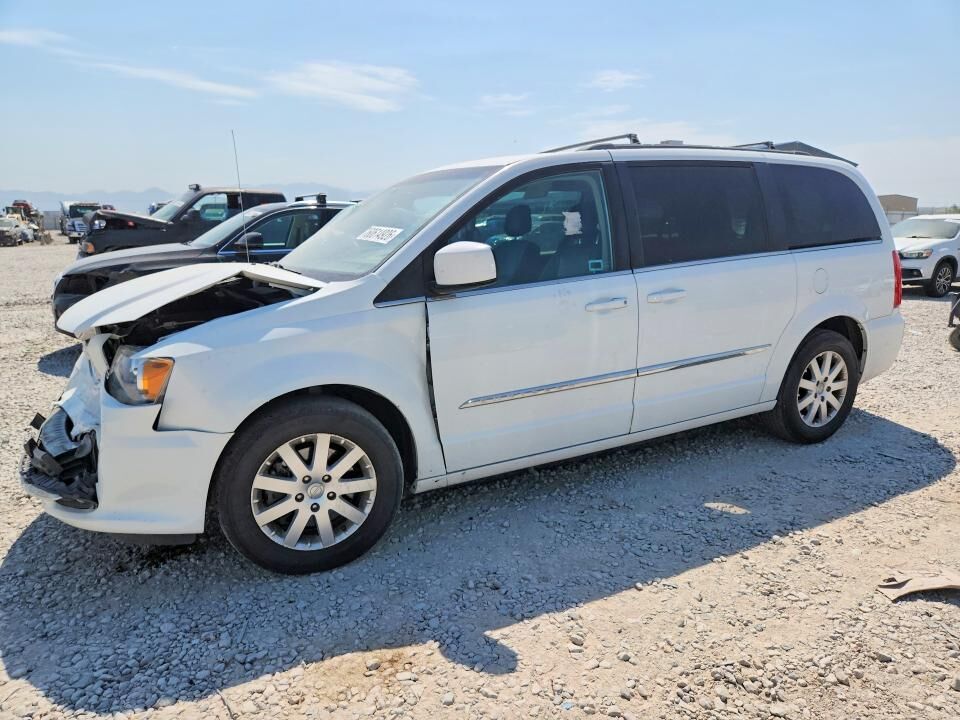 2016 CHRYSLER Town and Country