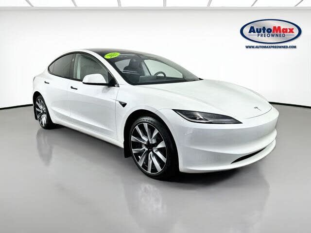 2025 TESLA Model 3