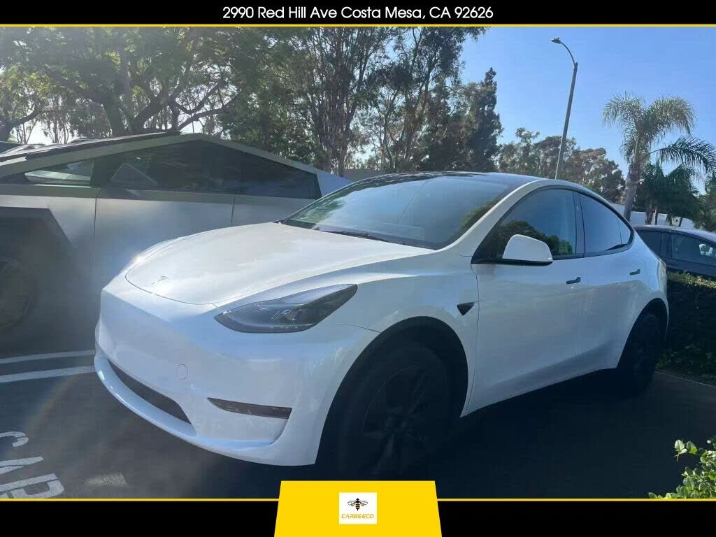 2025 TESLA Model Y