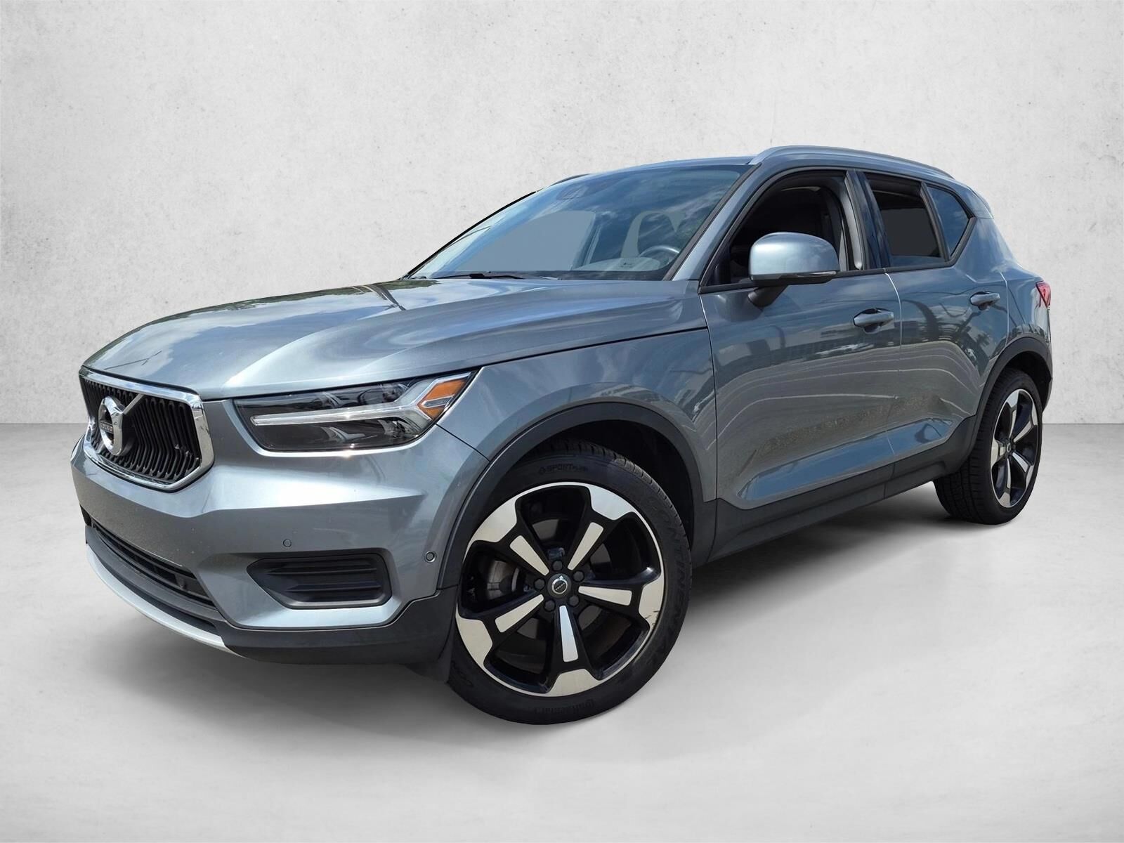 2019 VOLVO XC40