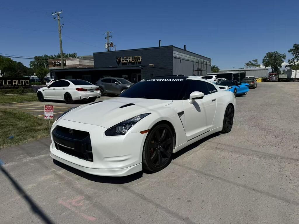 Nissan GT-R