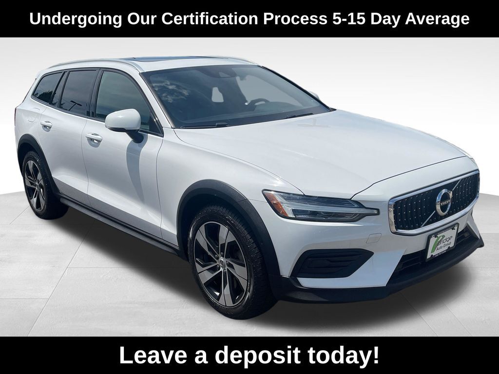 2020 VOLVO V60CC