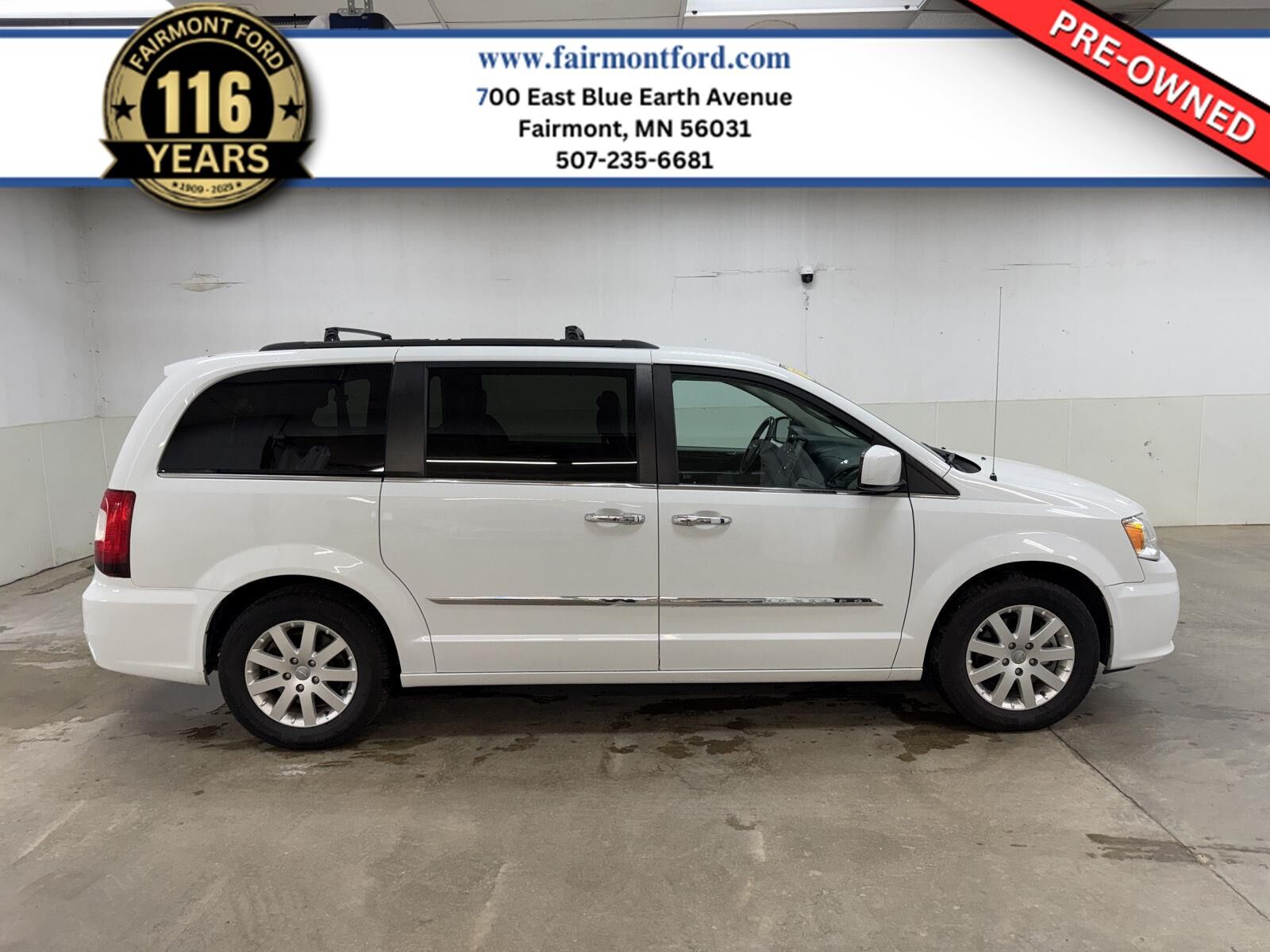 2015 CHRYSLER Town and Country
