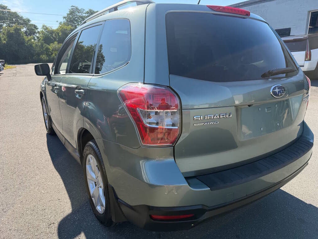 2014 SUBARU Forester
