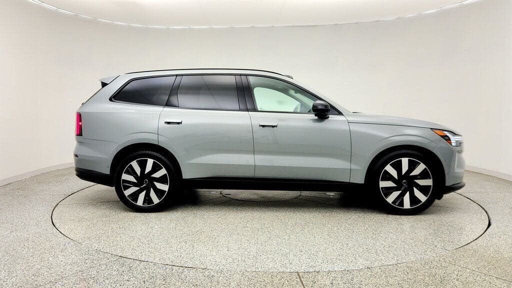 2025 VOLVO EX90