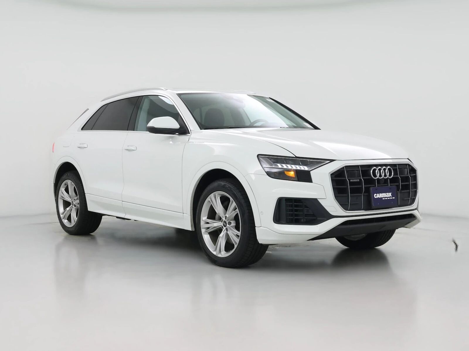2023 AUDI Q8