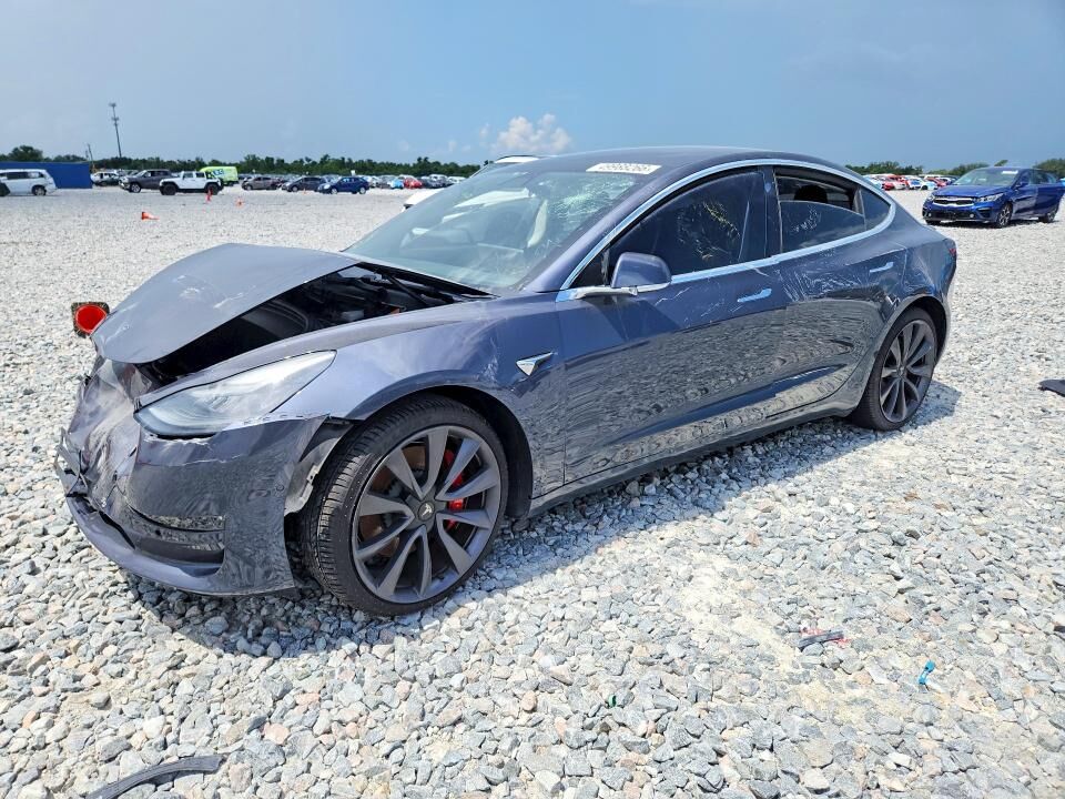 2020 TESLA Model 3