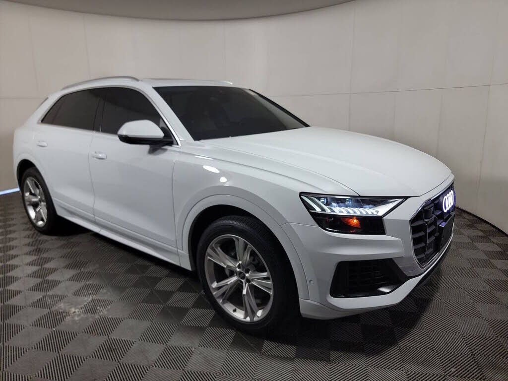 2023 AUDI Q8