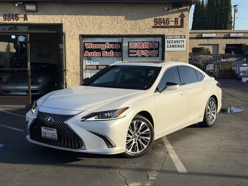 2021 LEXUS ES