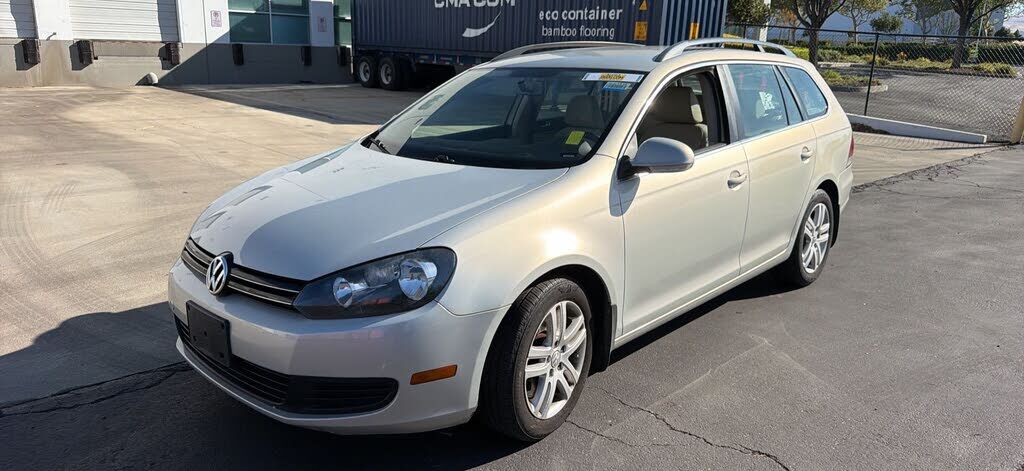 2011 VOLKSWAGEN Jetta Wagon