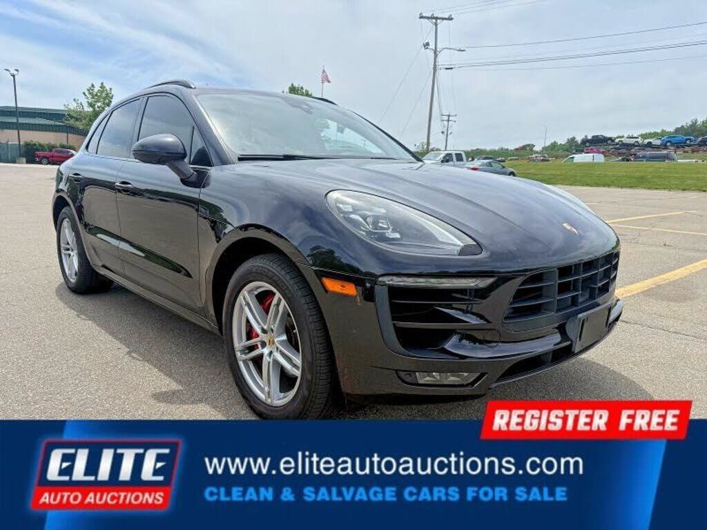 2017 PORSCHE Macan