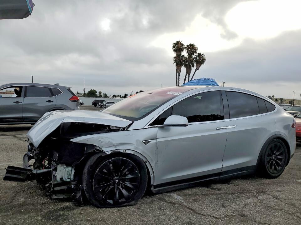2016 TESLA Model X