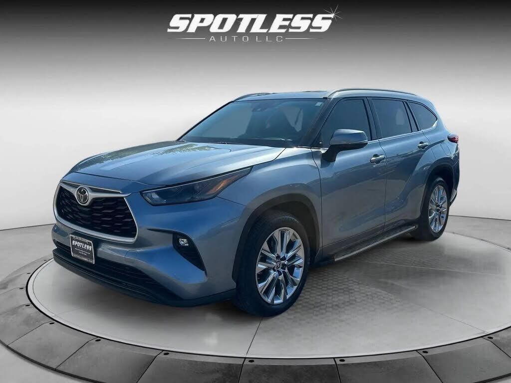 2022 TOYOTA Highlander