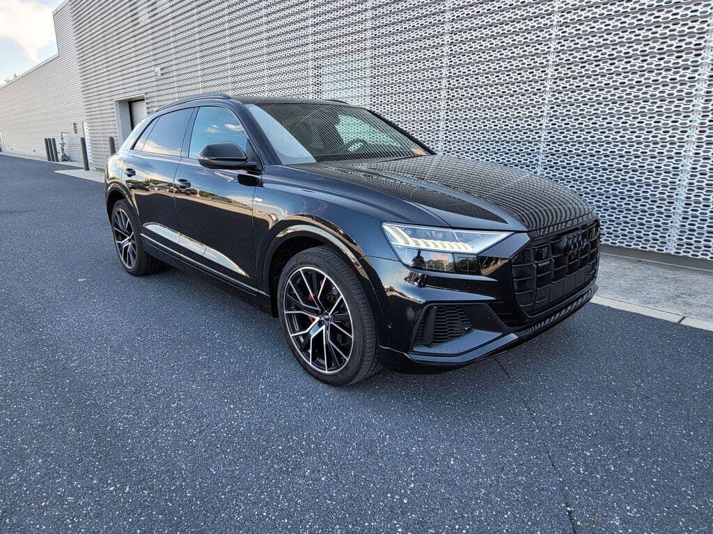 2022 AUDI Q8