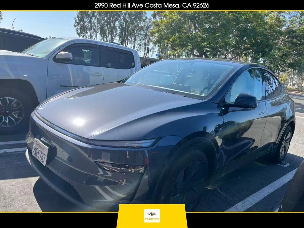 2026 TESLA Model Y
