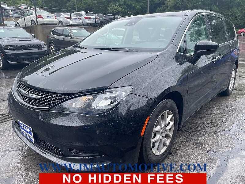 2023 CHRYSLER Voyager