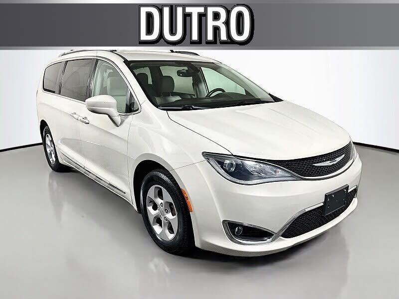 2017 CHRYSLER Pacifica