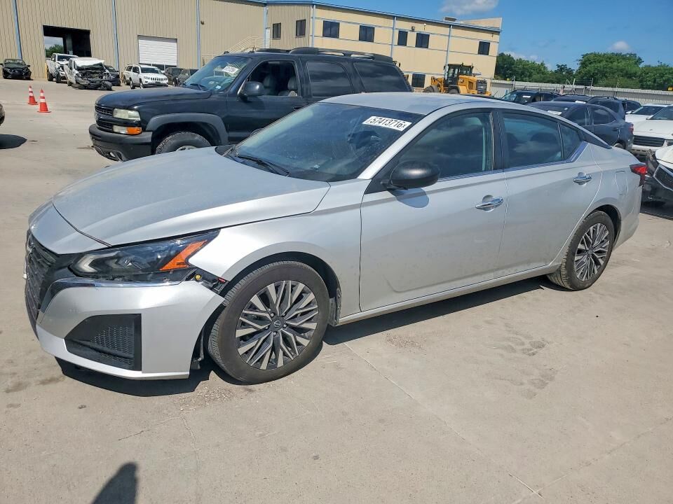 2025 NISSAN Altima