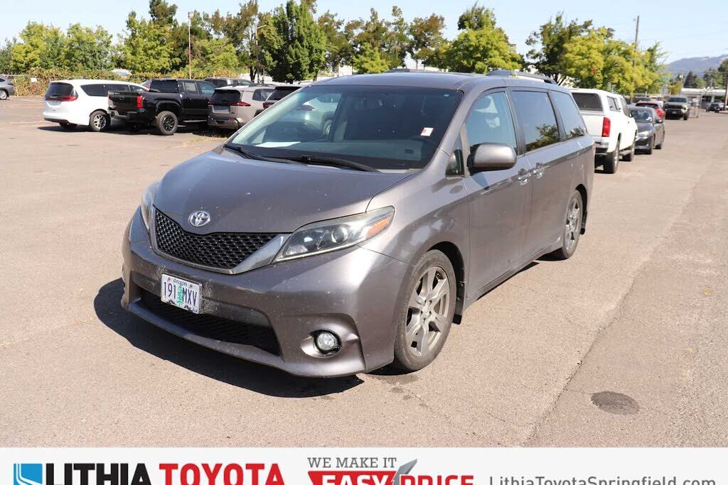 2017 TOYOTA Sienna