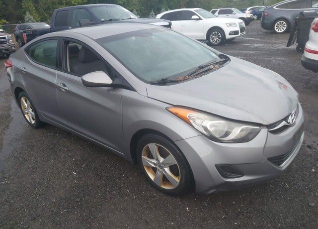 2011 HYUNDAI Elantra