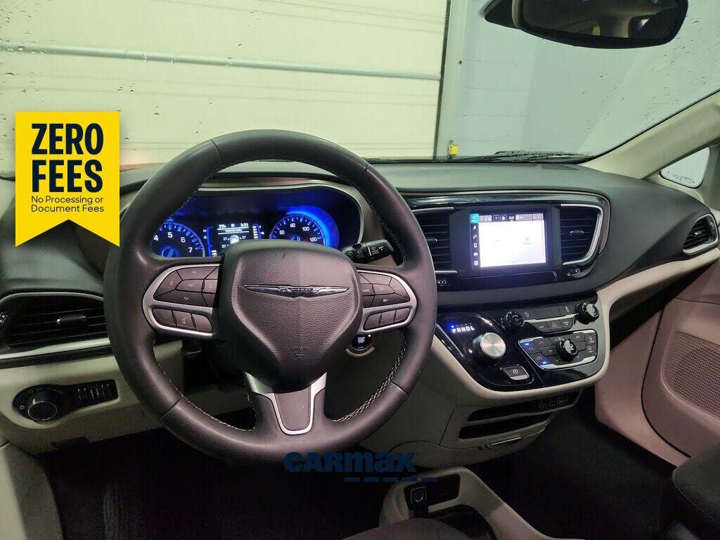 2023 CHRYSLER Voyager