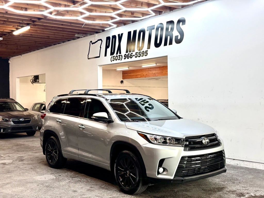 2017 TOYOTA Highlander