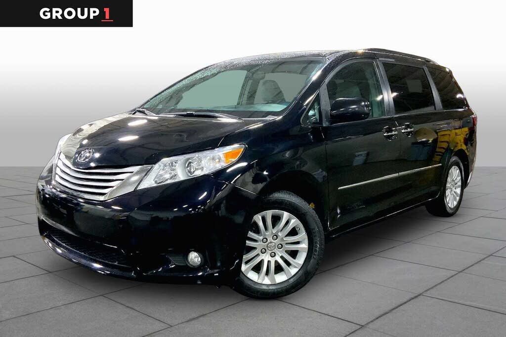 2017 TOYOTA Sienna