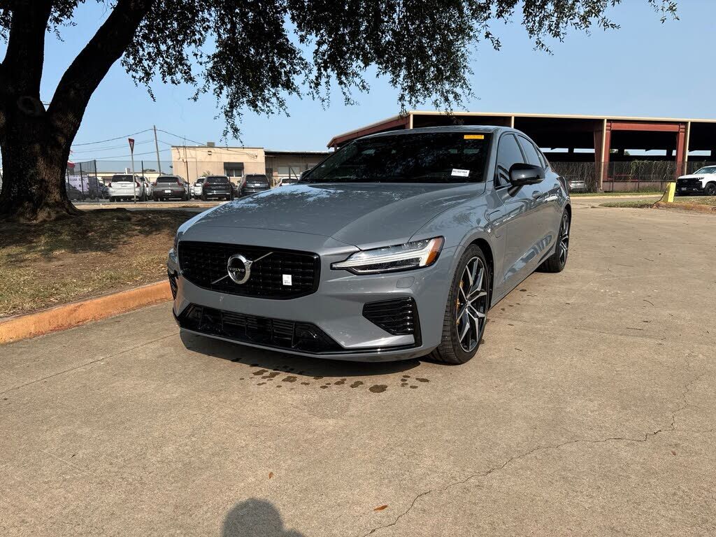 2022 VOLVO S60