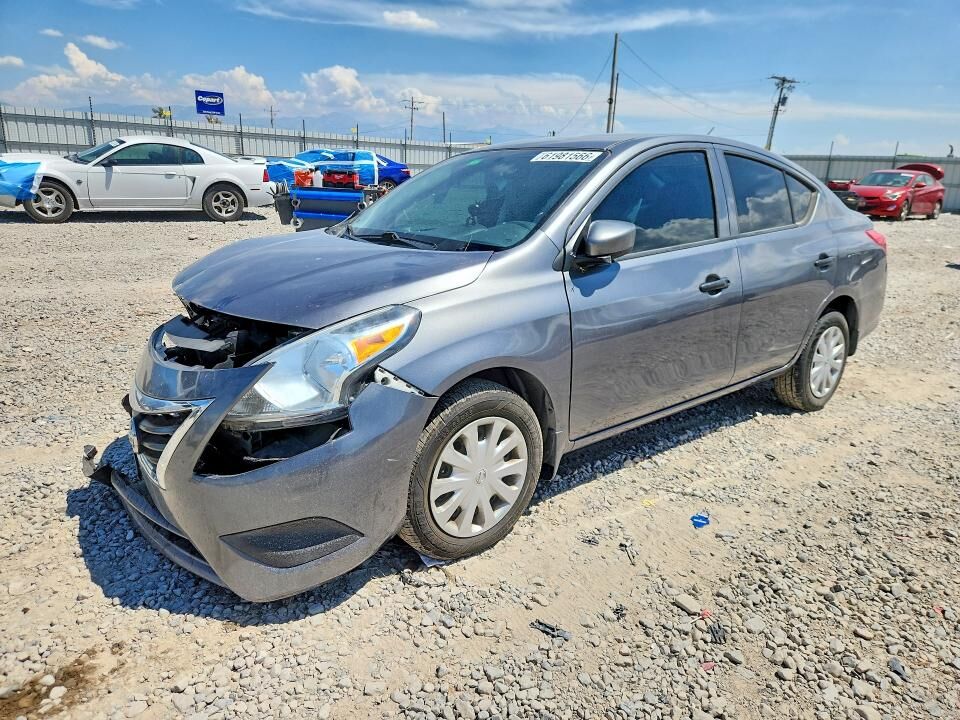 2017 NISSAN Versa