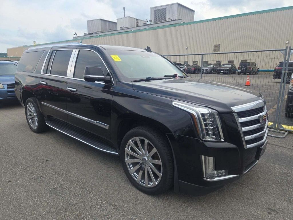 2018 CADILLAC Escalade ESV