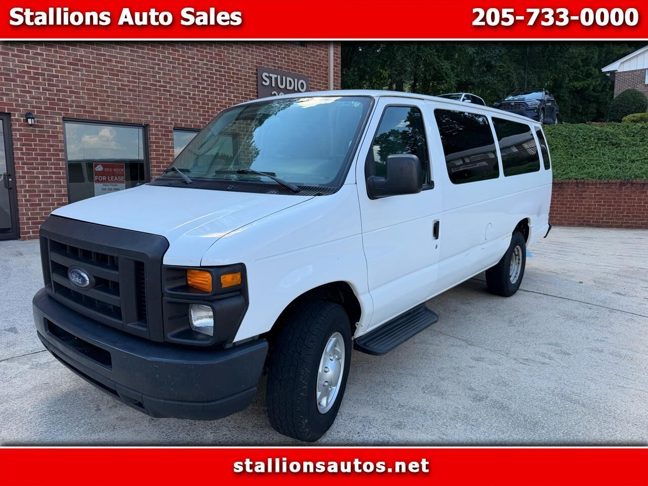 2011 FORD E-350