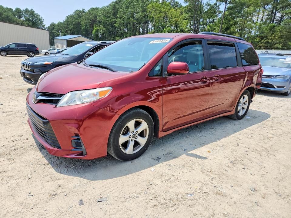2018 TOYOTA Sienna