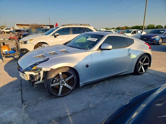 2017 NISSAN 370Z