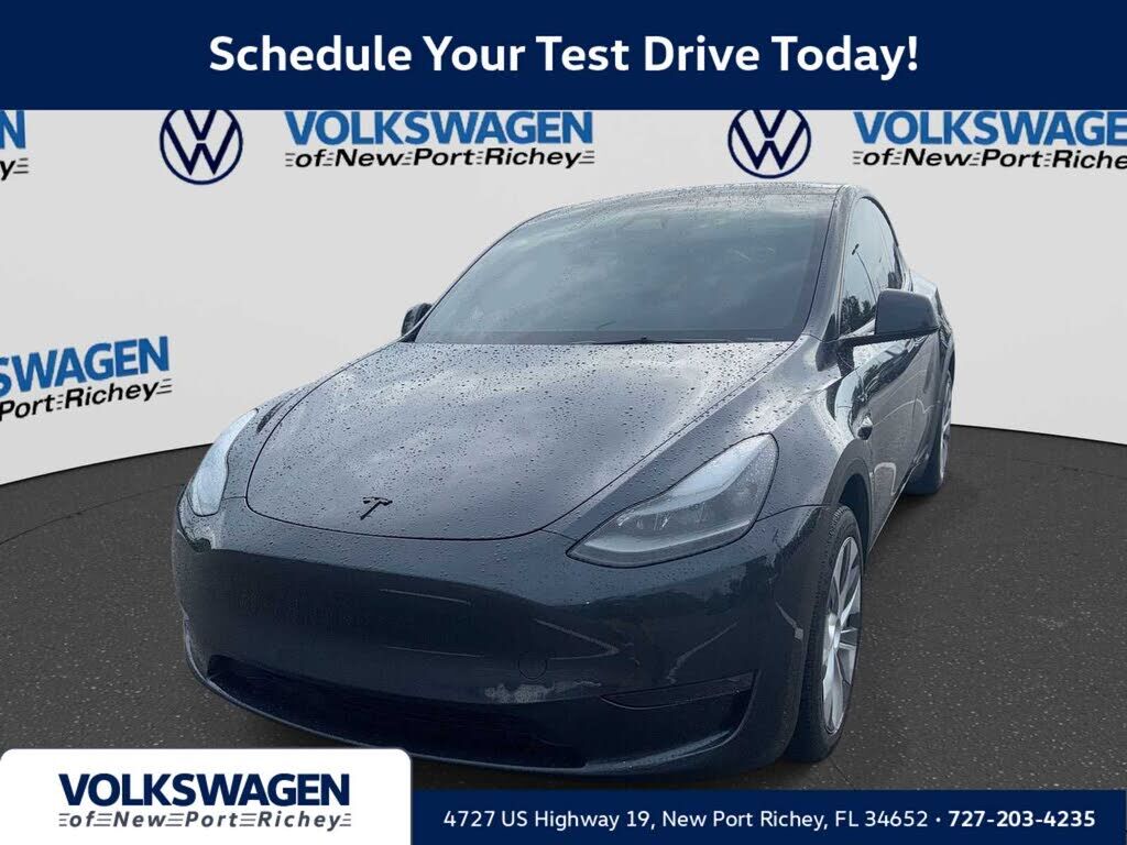 2024 TESLA Model Y