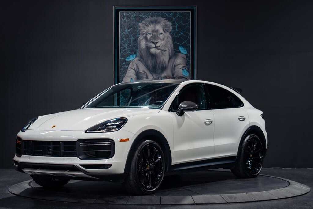 2022 PORSCHE Cayenne