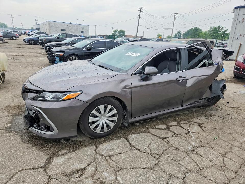 2024 TOYOTA Camry