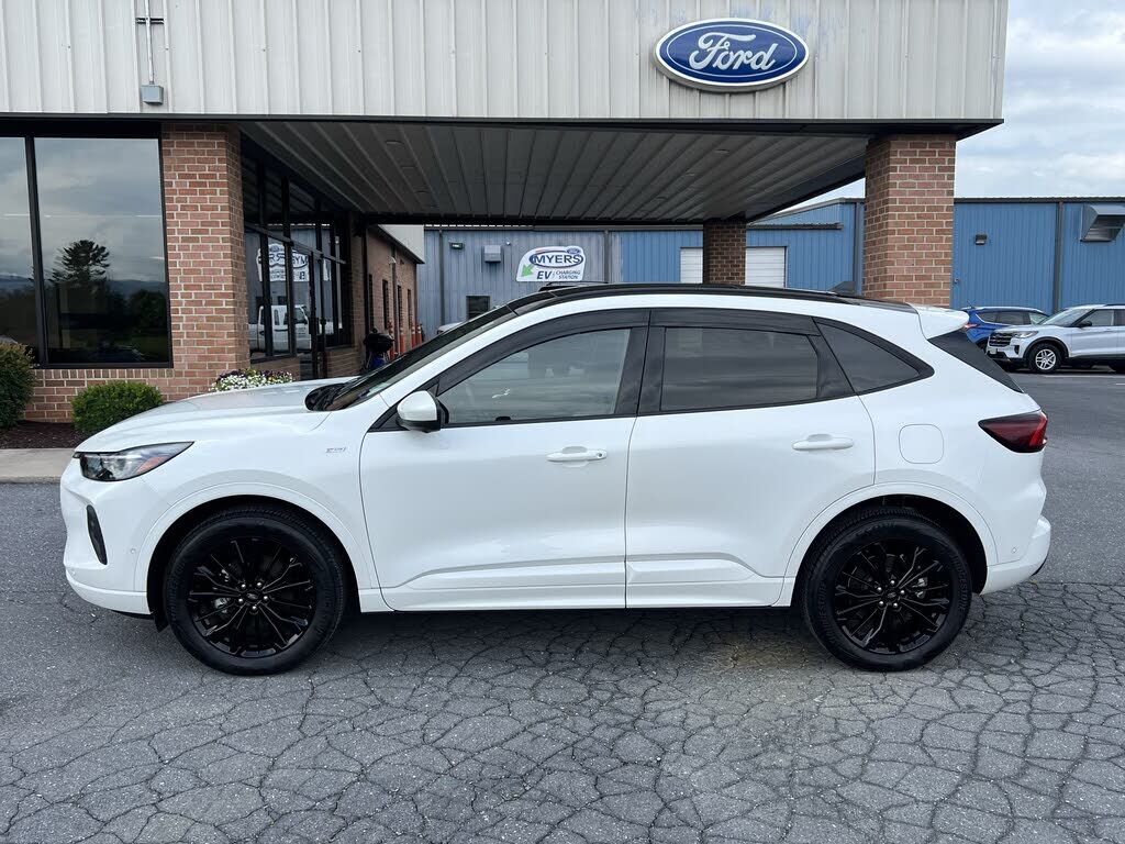 2024 FORD Escape