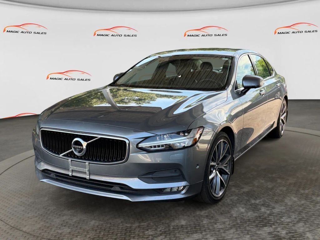 2018 VOLVO S90