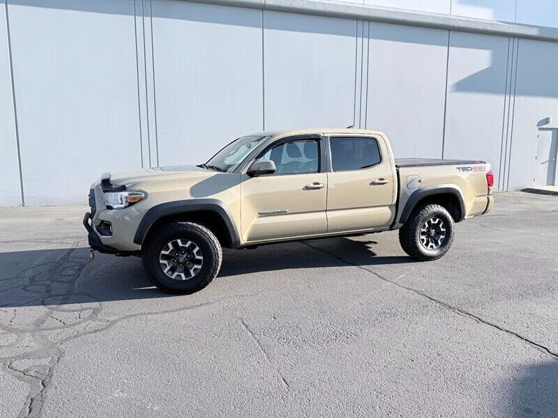 2018 TOYOTA Tacoma