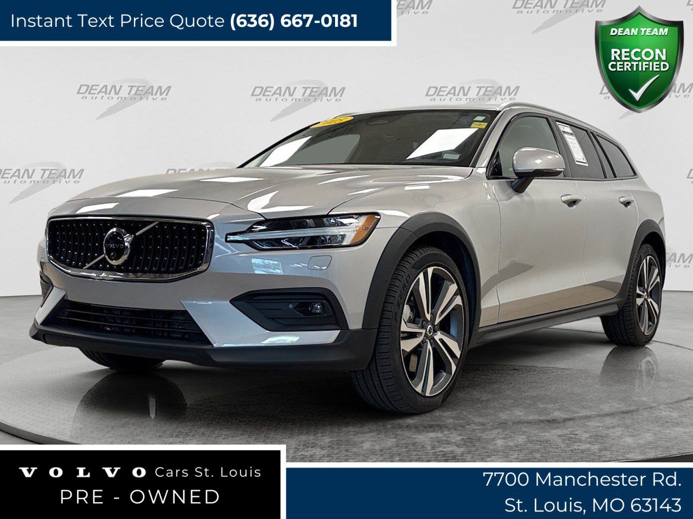 2025 VOLVO V60CC