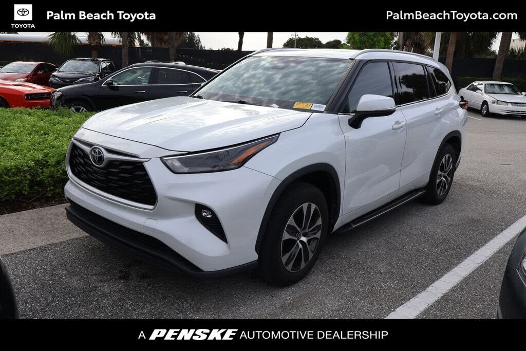 2022 TOYOTA Highlander
