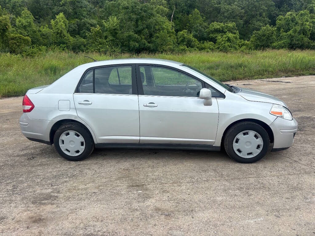 2008 NISSAN Versa