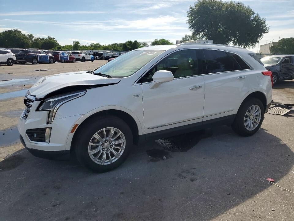 2017 CADILLAC XT5