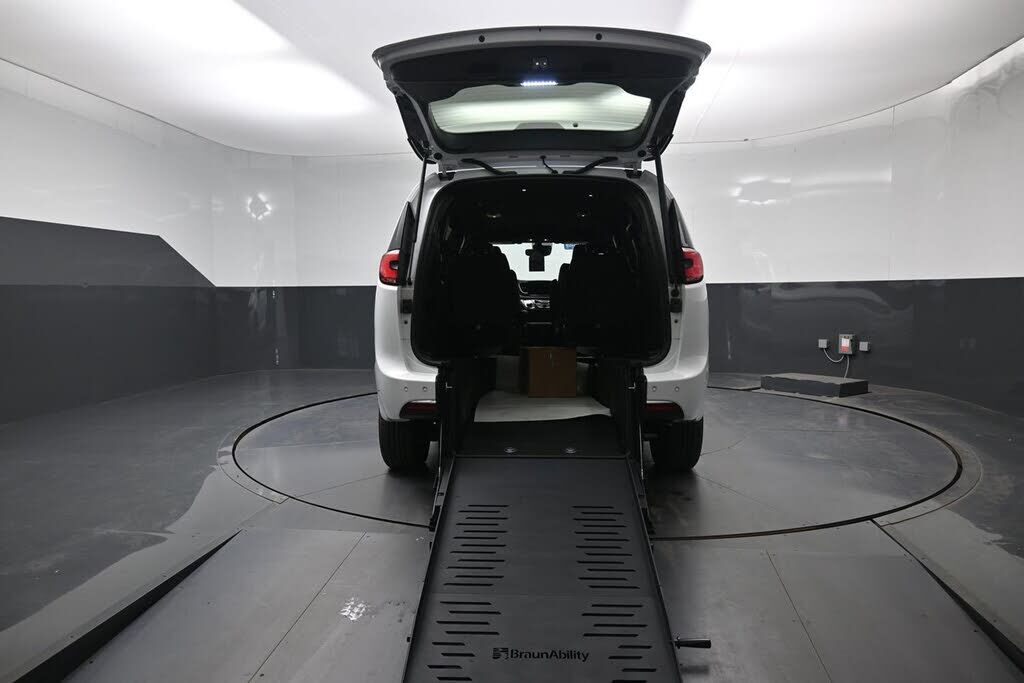 2025 CHRYSLER Pacifica