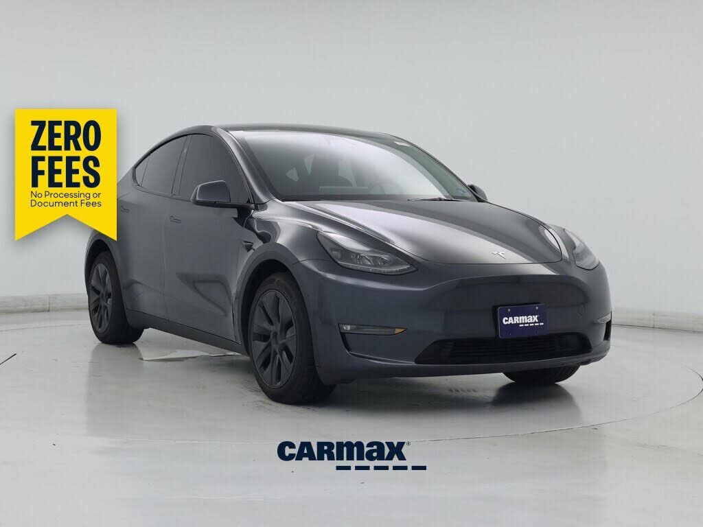 2025 TESLA Model Y
