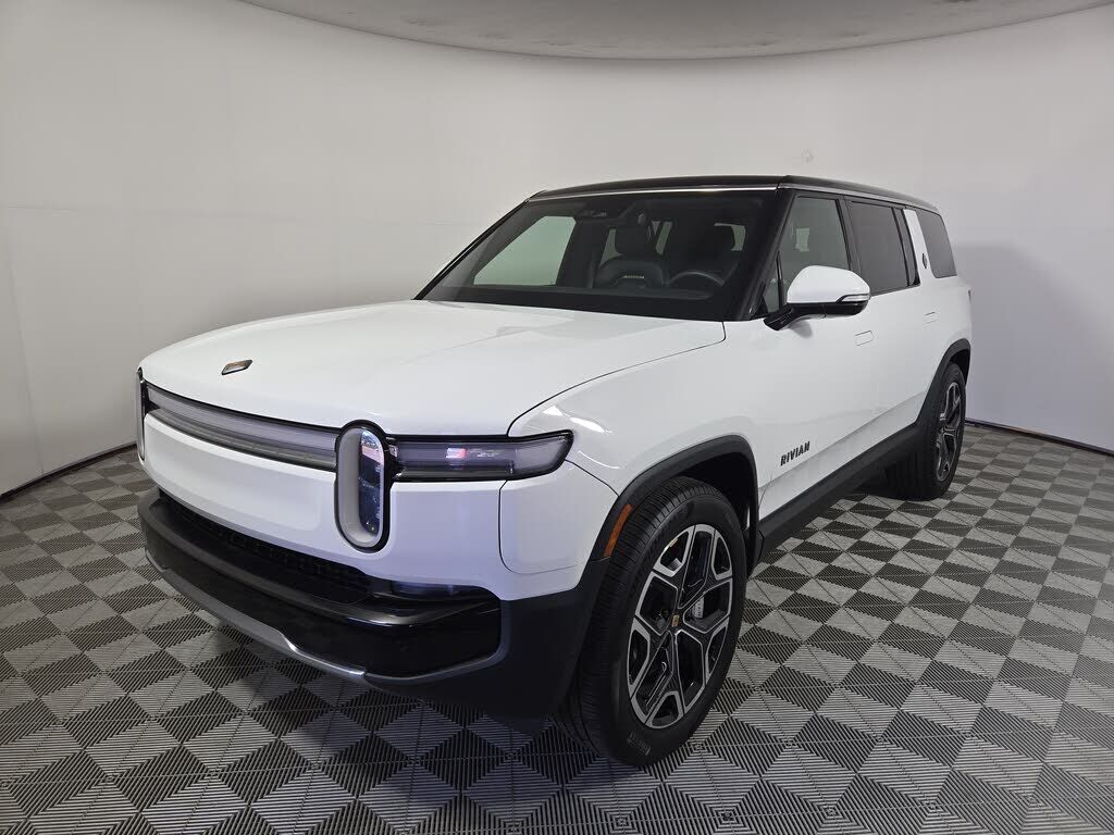 2025 RIVIAN R1S
